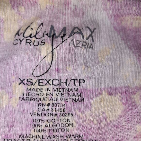 Miley Cyrus & Max Azaria tank - Picture 2 of 2